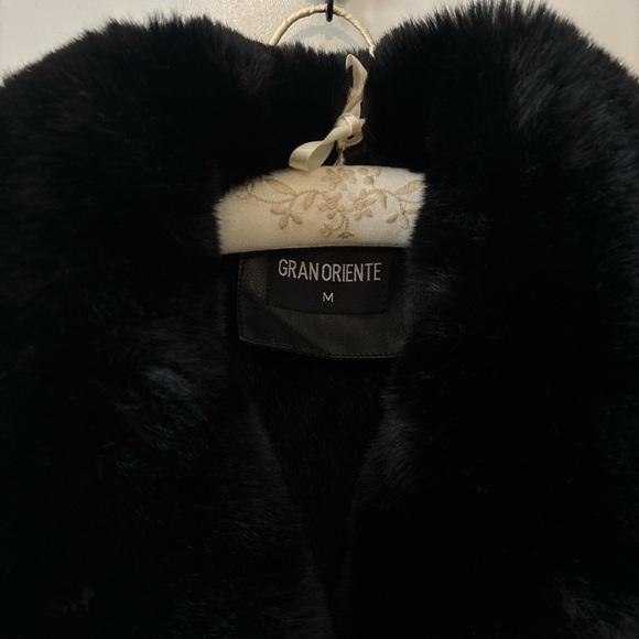 Old Hollywood Leather Faux Fur Trim Belted Coat | Gran Oriente - Picture 5 of 8